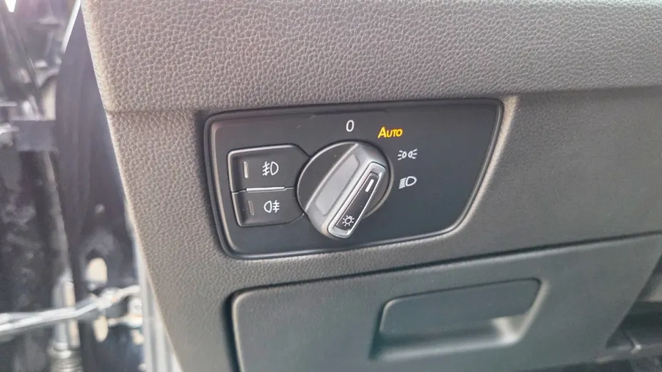 VOLKSWAGEN Passat -