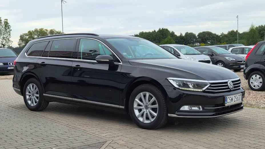 VOLKSWAGEN Passat -