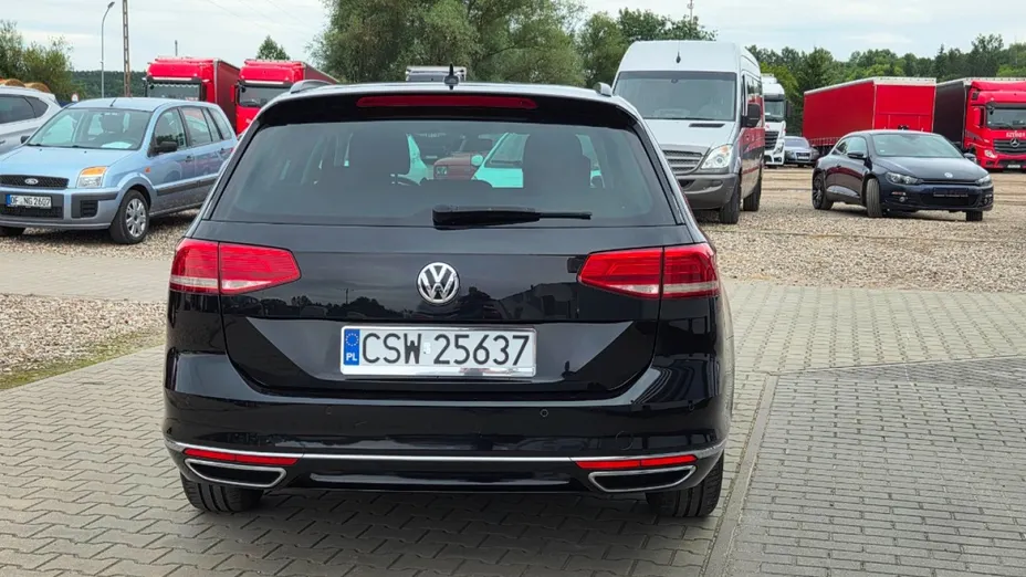 VOLKSWAGEN Passat -