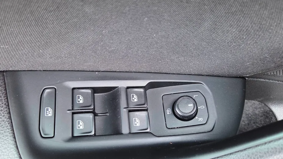 VOLKSWAGEN Passat -