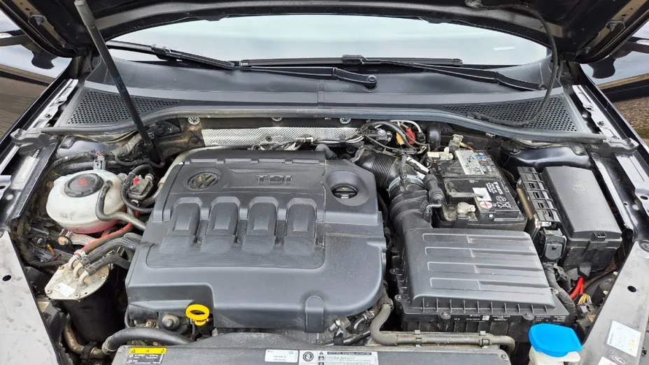 VOLKSWAGEN Passat -