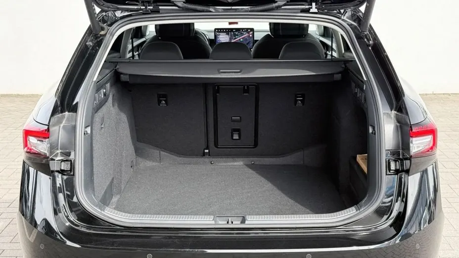 SKODA Superb -