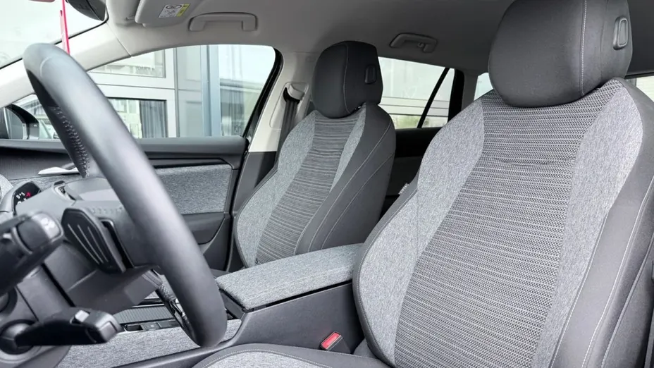 SKODA Superb -