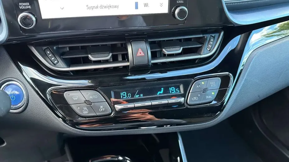 TOYOTA C-HR -