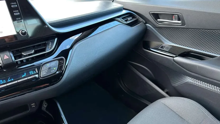 TOYOTA C-HR -