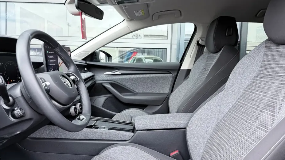 SKODA Superb -