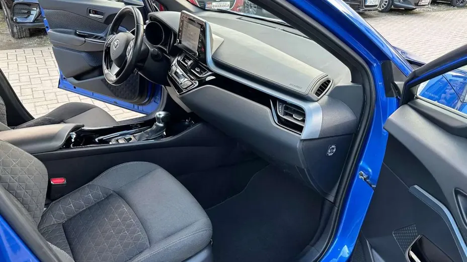 TOYOTA C-HR -