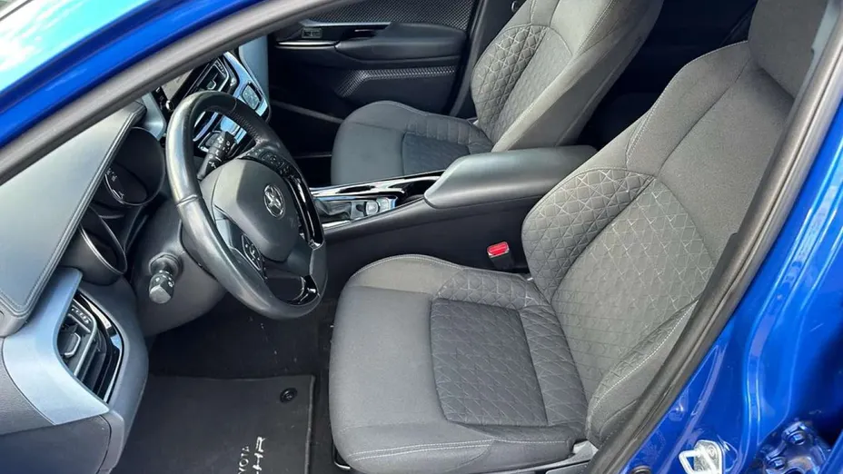 TOYOTA C-HR -