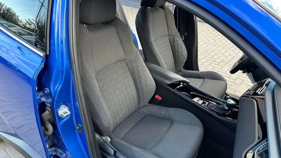 TOYOTA C-HR -