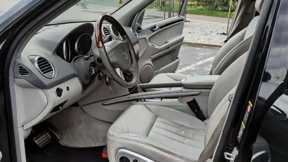 MERCEDES-BENZ ML -