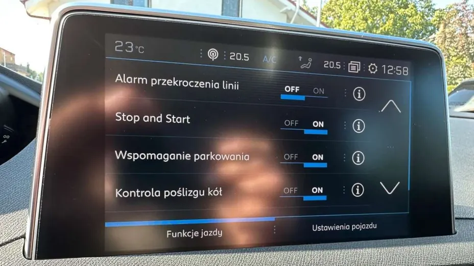 PEUGEOT 3008 -