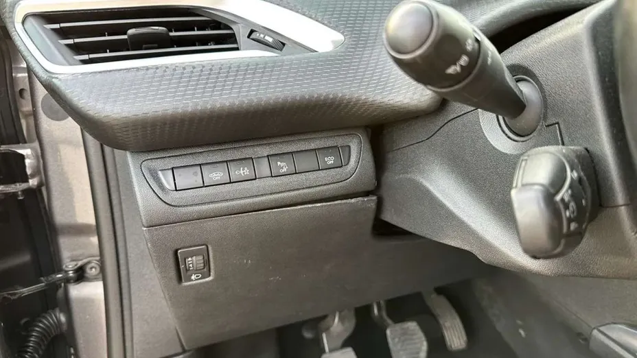PEUGEOT 2008 -