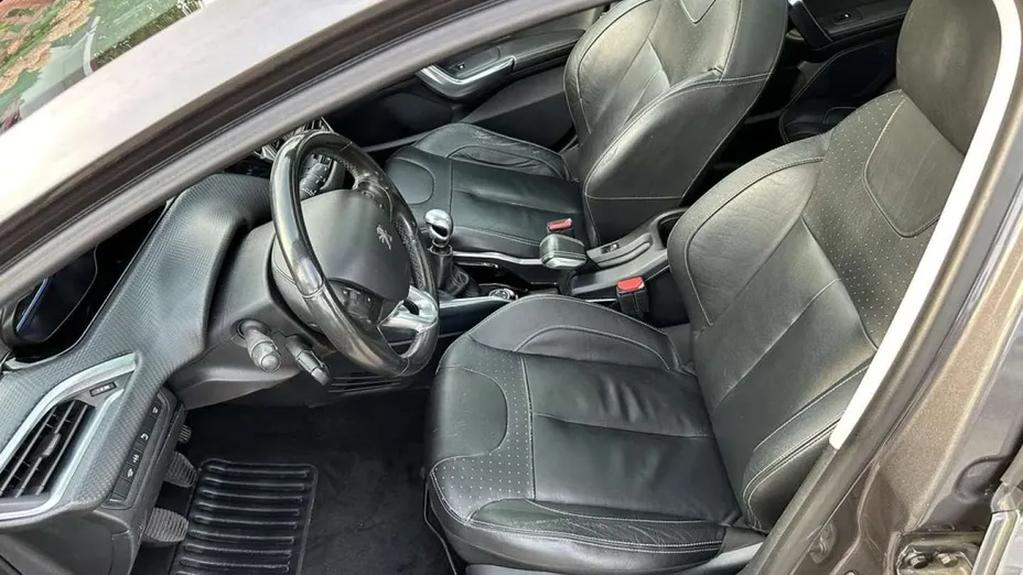 PEUGEOT 2008 -