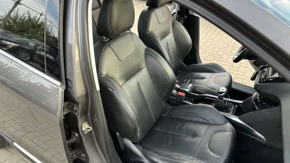 PEUGEOT 2008 -