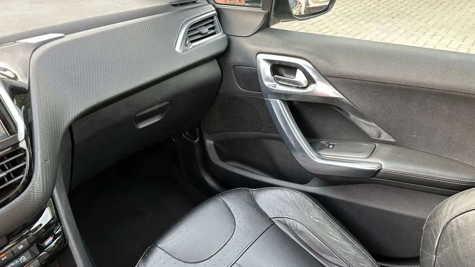 PEUGEOT 2008 -