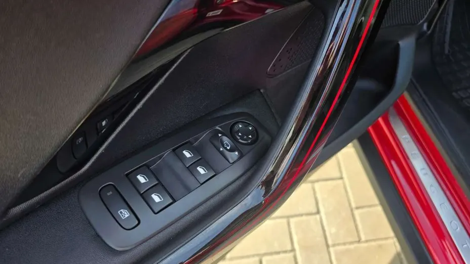 PEUGEOT 2008 -