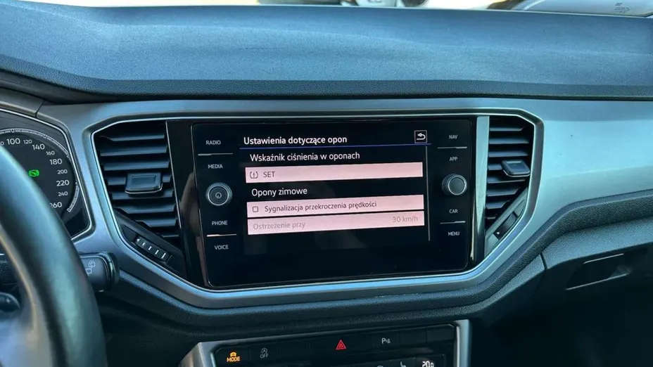 VOLKSWAGEN T-ROC -