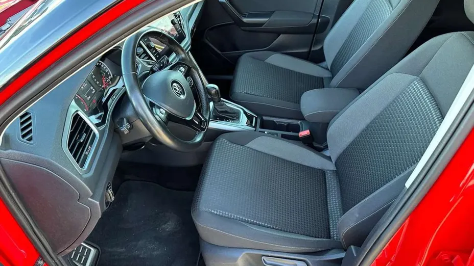 VOLKSWAGEN T-ROC -
