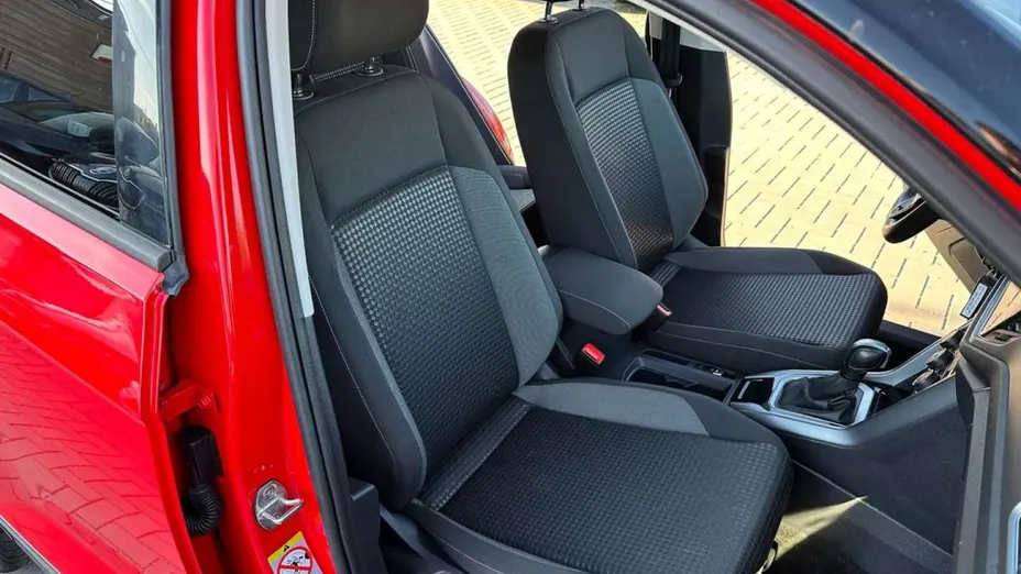 VOLKSWAGEN T-ROC -