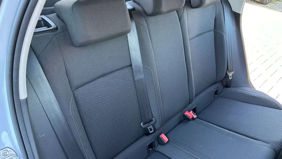VOLKSWAGEN Polo -