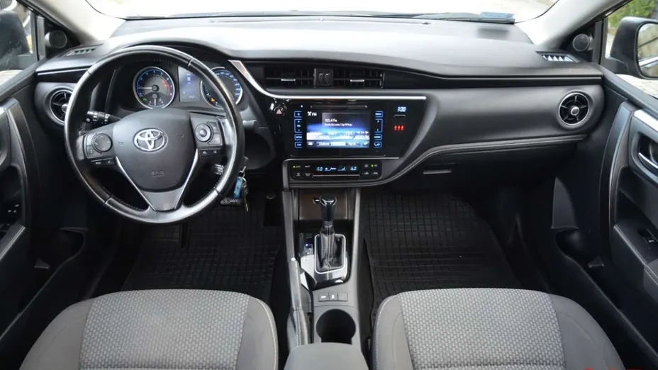 TOYOTA Corolla -