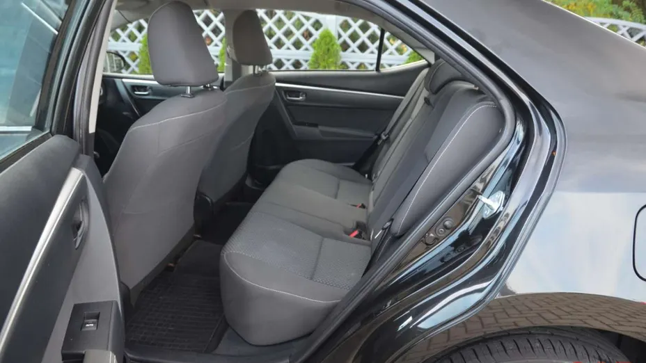 TOYOTA Corolla -