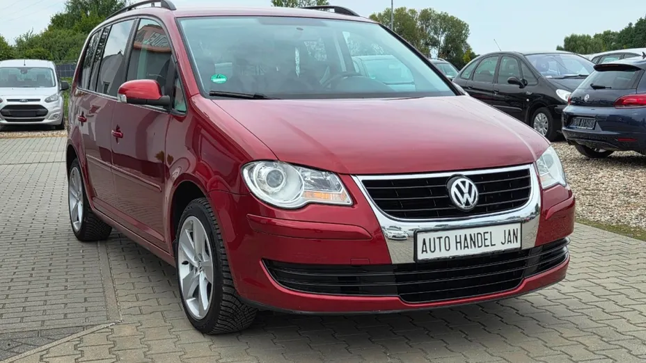 VOLKSWAGEN Touran -