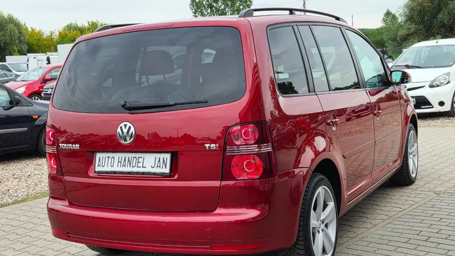 VOLKSWAGEN Touran -