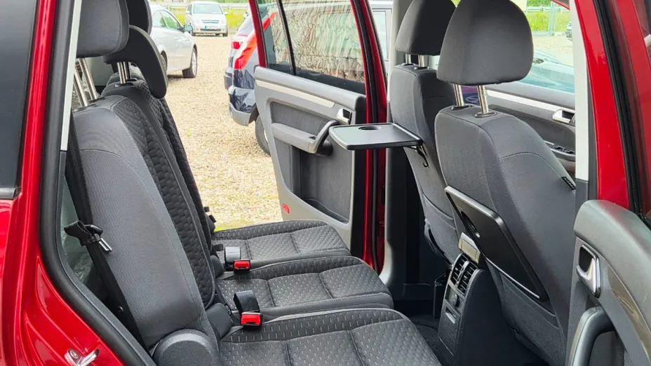 VOLKSWAGEN Touran -