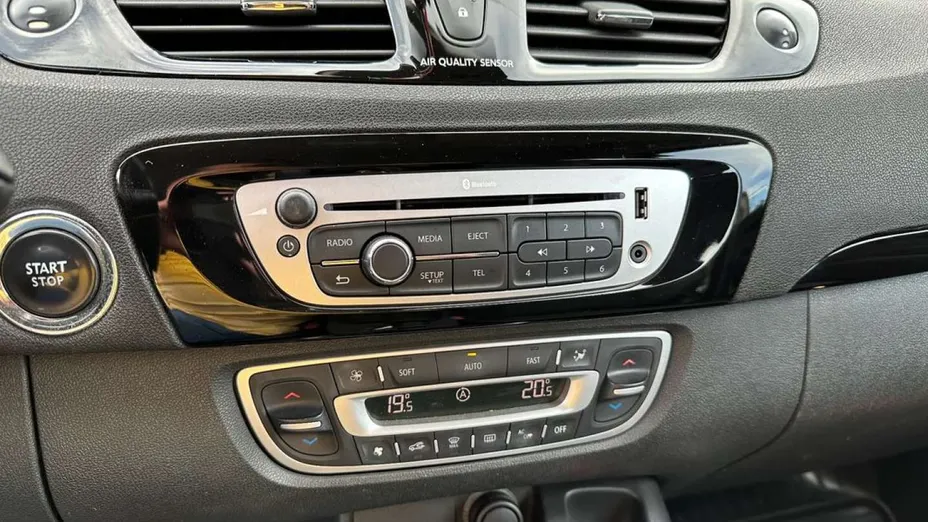 RENAULT Scenic -