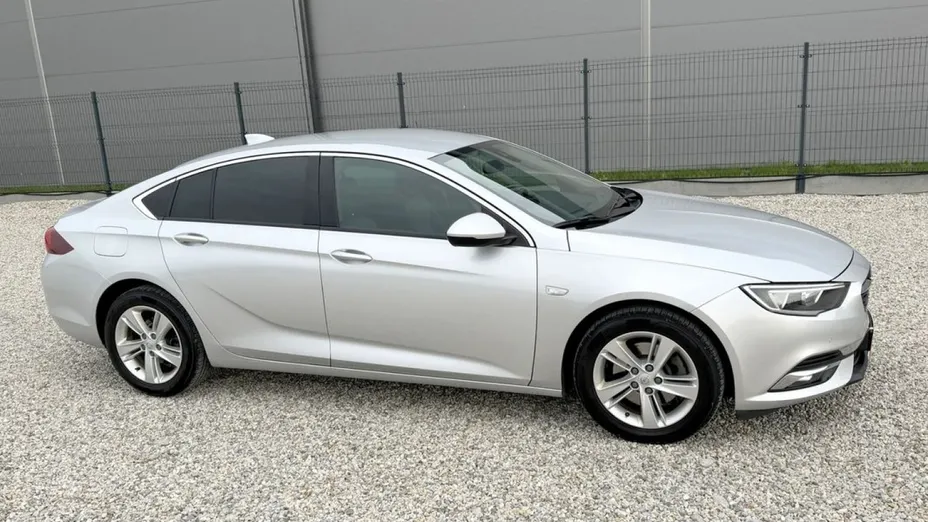 OPEL Insignia -
