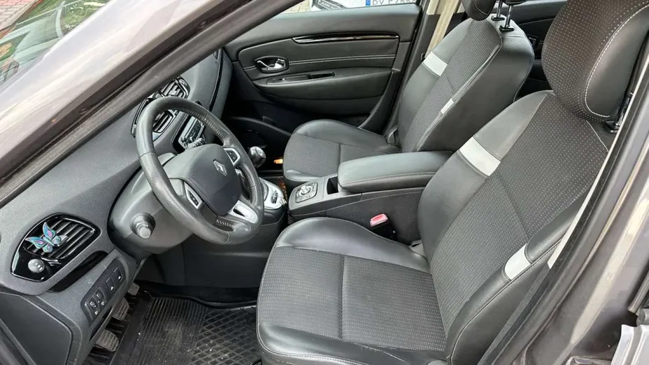 RENAULT Scenic -