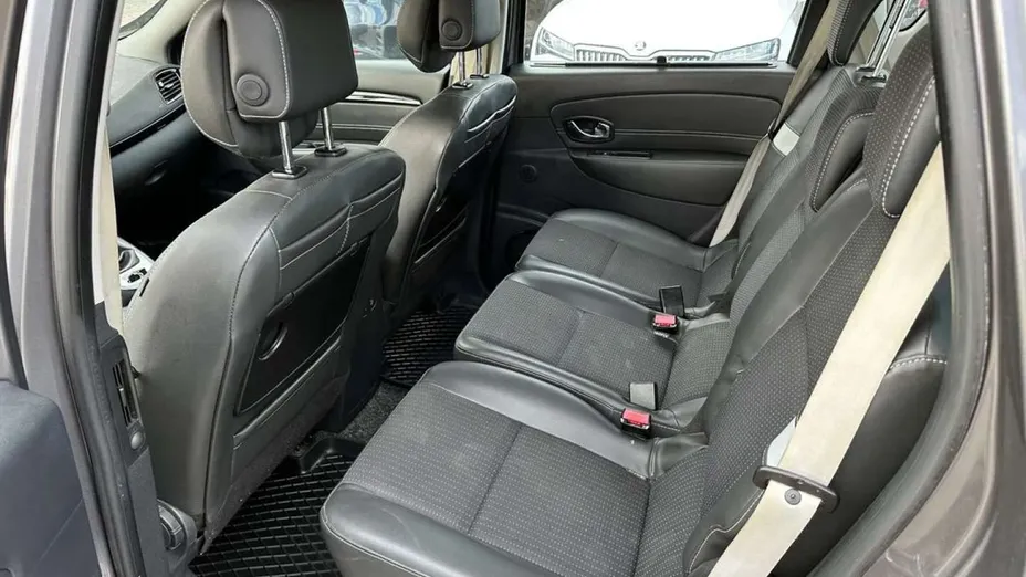 RENAULT Scenic -