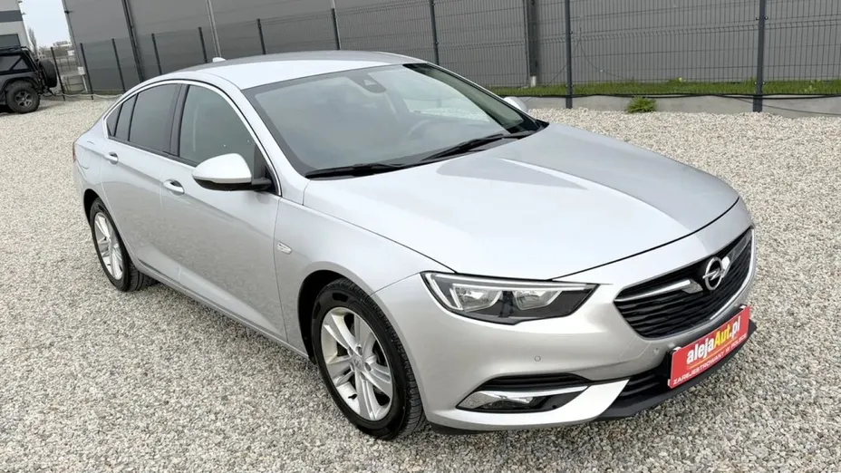 OPEL Insignia -