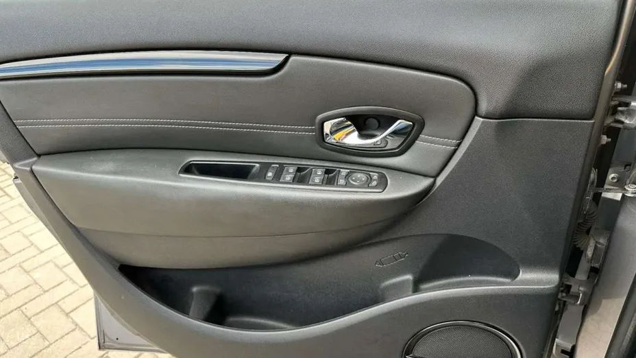 RENAULT Scenic -