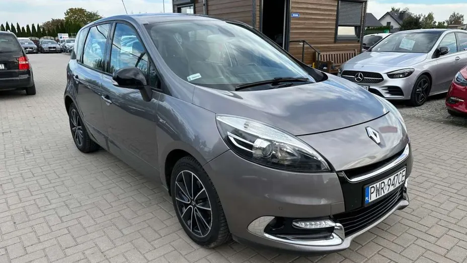 RENAULT Scenic -