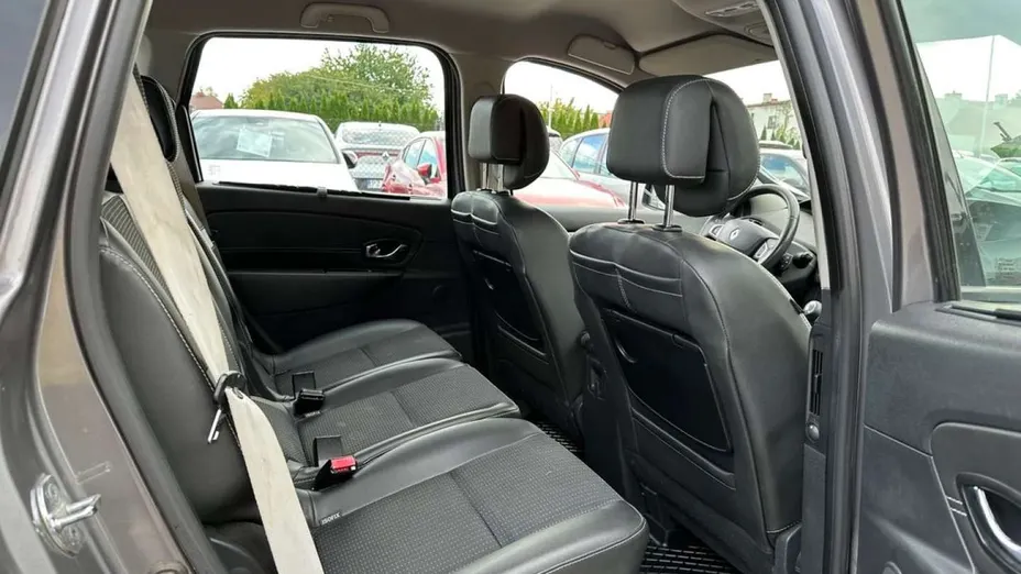 RENAULT Scenic -