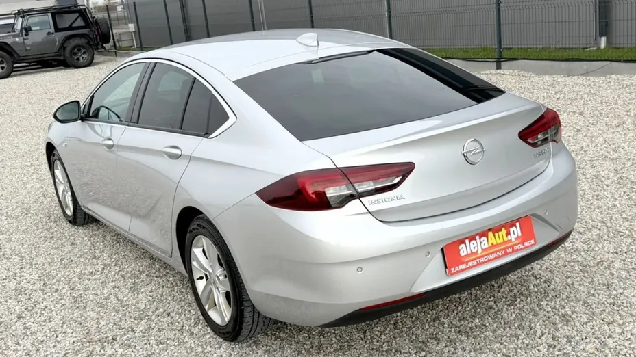 OPEL Insignia -