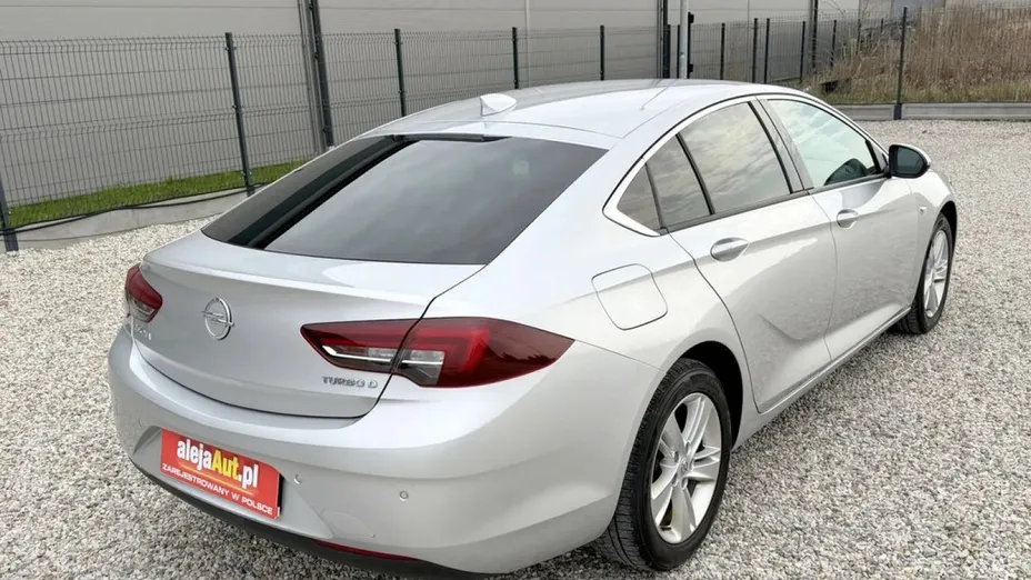 OPEL Insignia -