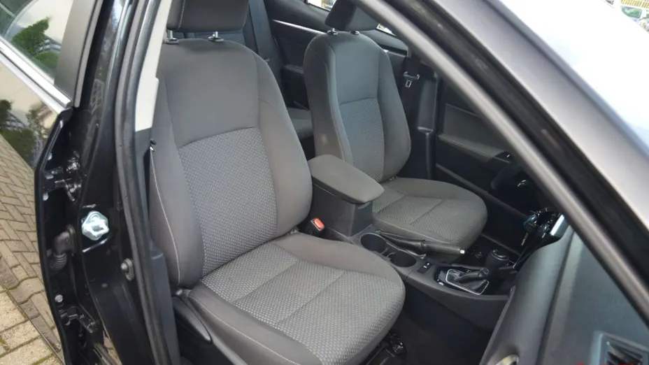 TOYOTA Corolla -