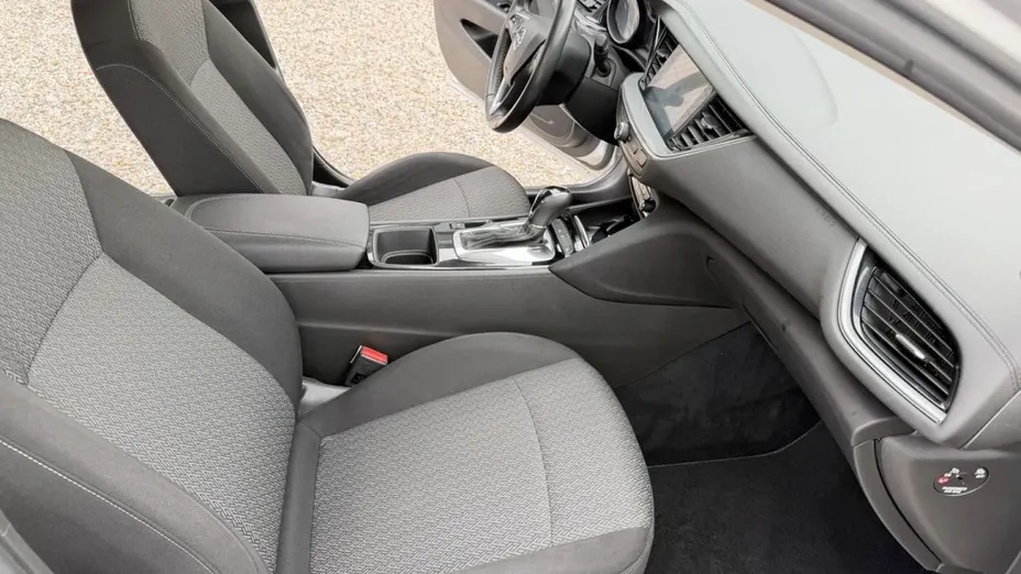 OPEL Insignia -