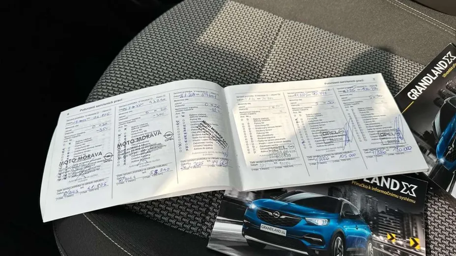OPEL Grandland X -