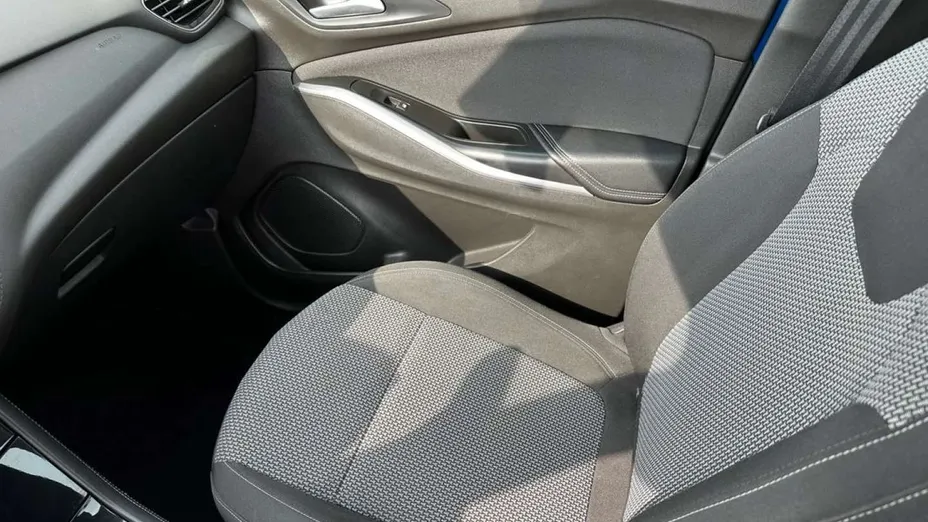 OPEL Grandland X -