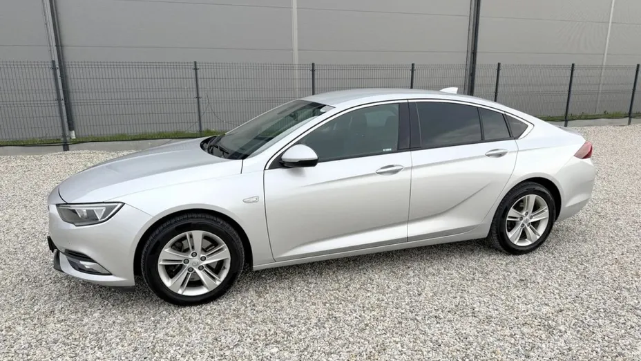OPEL Insignia -