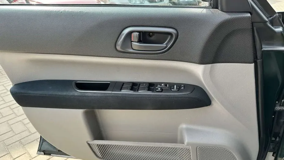 SUBARU Forester -