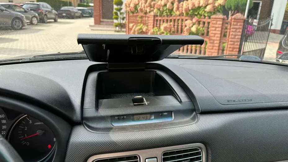SUBARU Forester -