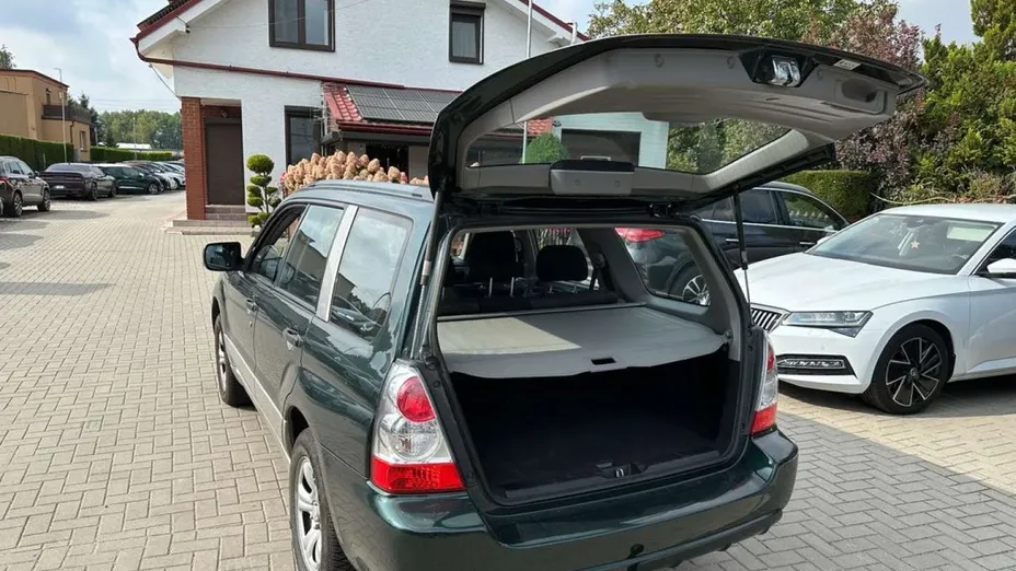 SUBARU Forester -