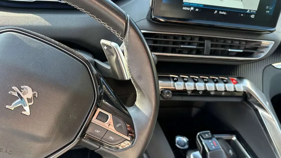 PEUGEOT 3008 -
