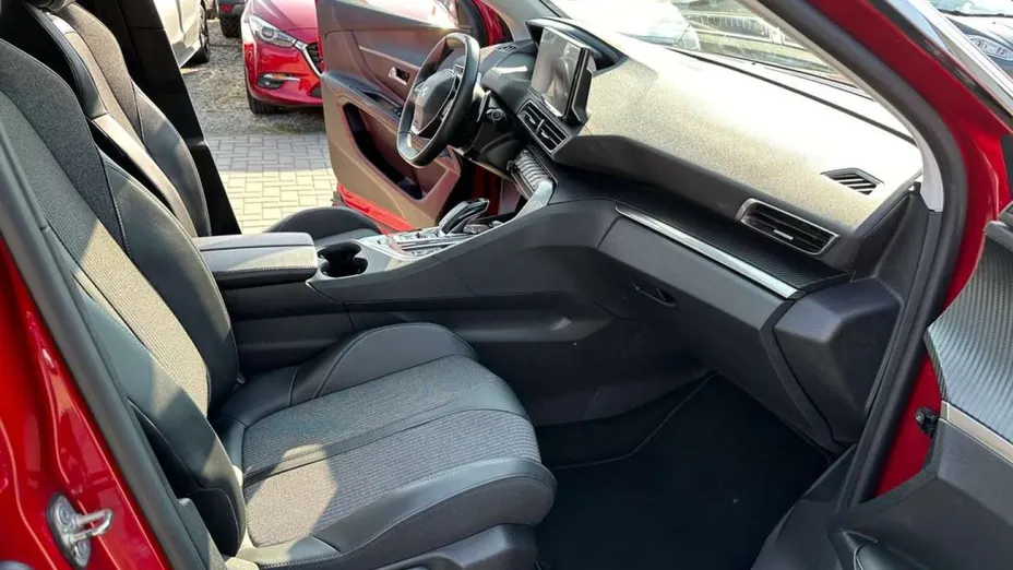 PEUGEOT 3008 -
