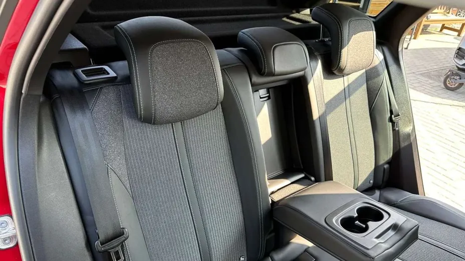 PEUGEOT 3008 -